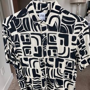 Zara Men’s Short Sleeve Button Up